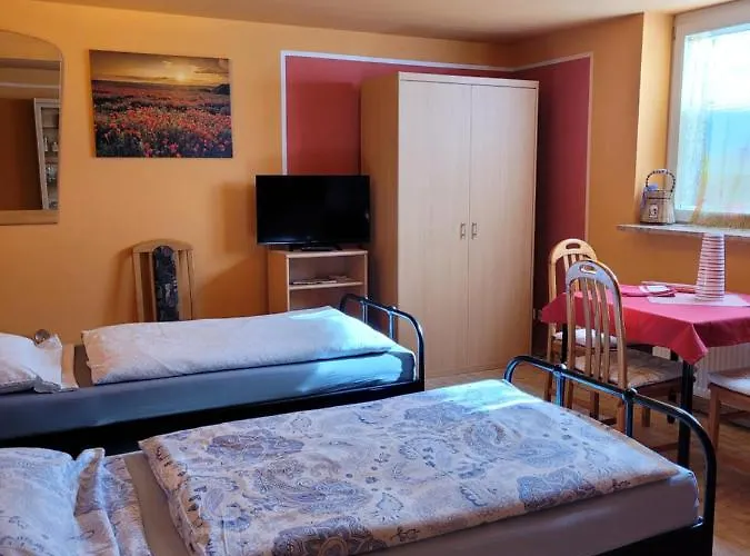 Suedlaendische Flair Pansiyon Neubiberg