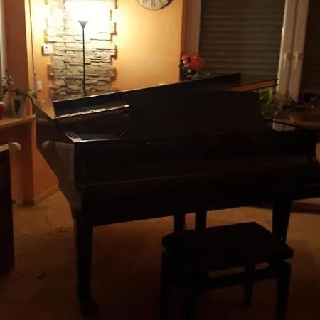 Suedlaendische Flair Homestay Neubiberg