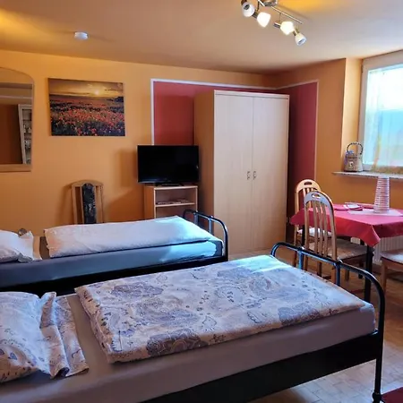 Suedlaendische Flair Homestay Neubiberg